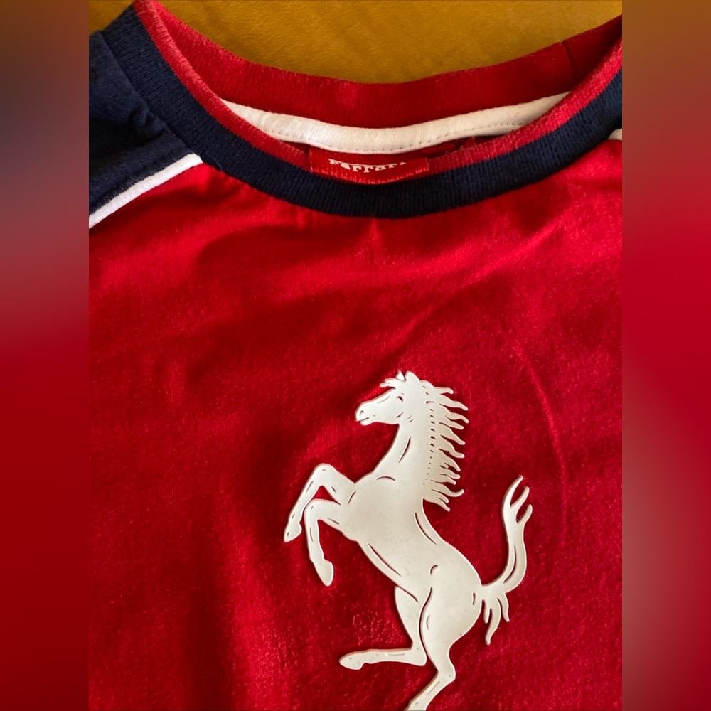 Ferrari Boys set of 2 T-shirts with iconic Horse and Ferrari name, size 5 - Picture 4 of 7